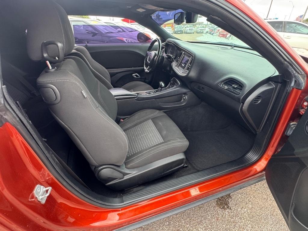 Dodge Challenger SXT 2021