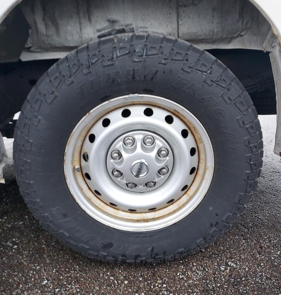 Nissan NV Cargo 2500 HD SV V8 2014