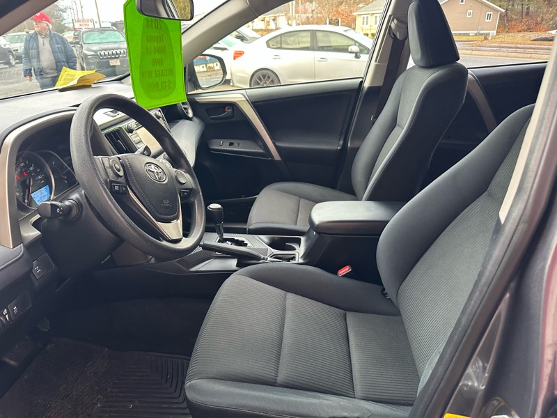 Toyota RAV4 LE AWD 2014