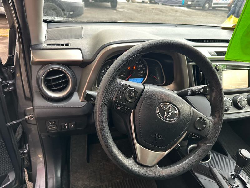 Toyota RAV4 LE AWD 2014