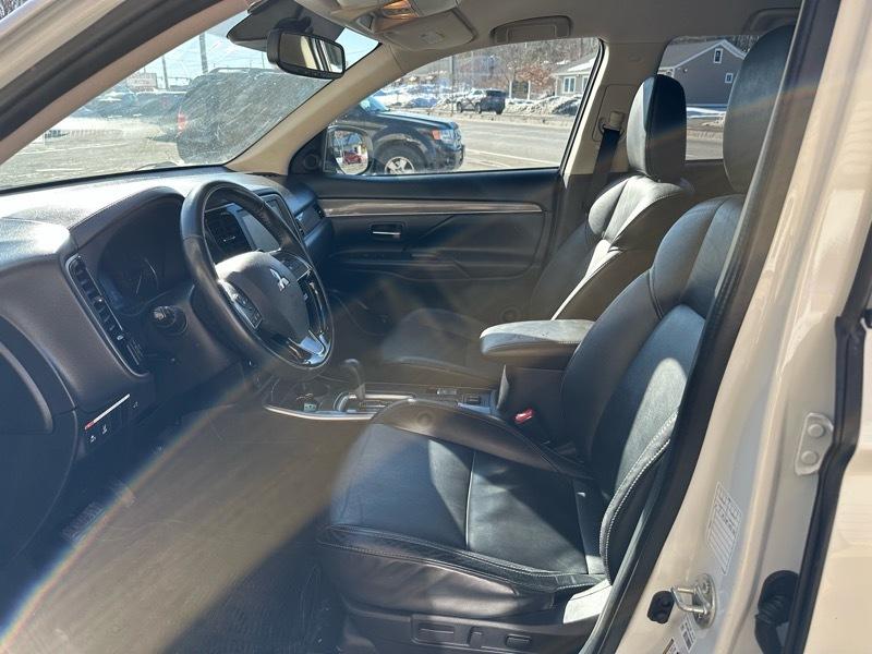 Mitsubishi Outlander SEL AWD 2020