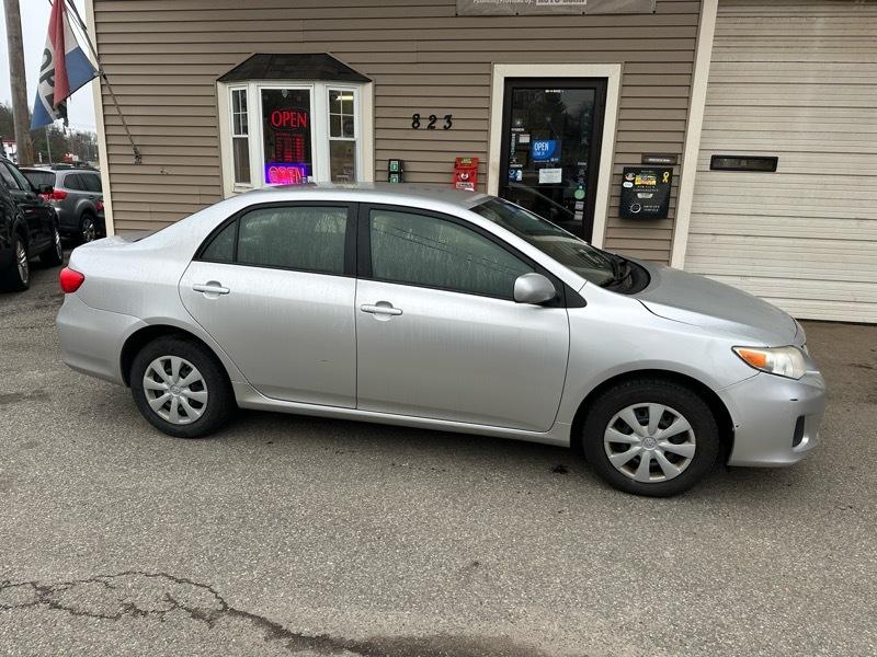 Toyota Corolla LE 2011