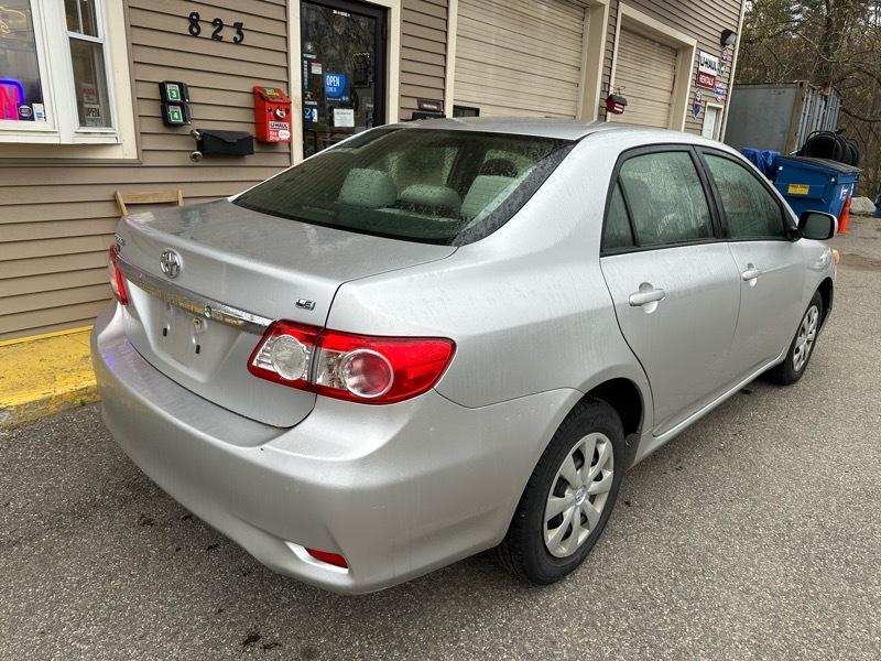 Toyota Corolla LE 2011