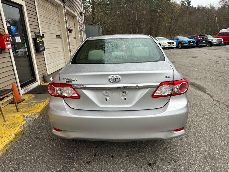 Toyota Corolla LE 2011