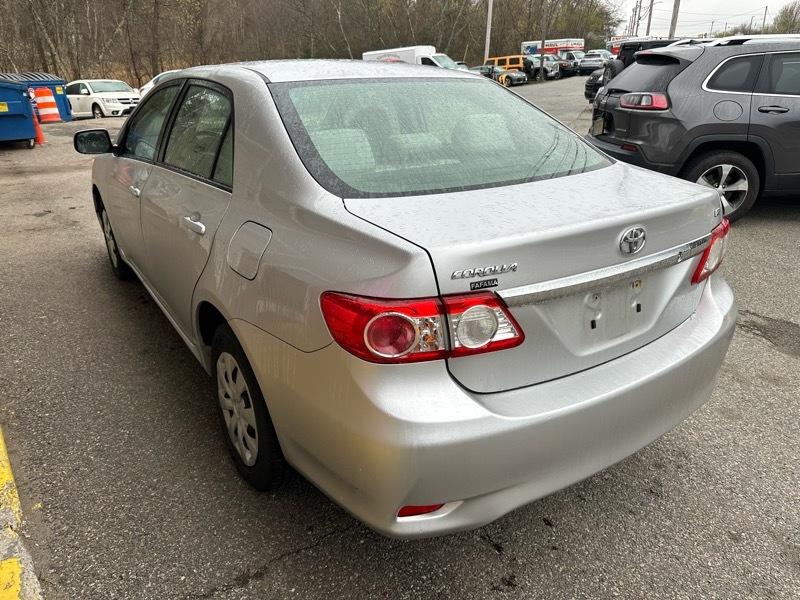 Toyota Corolla LE 2011