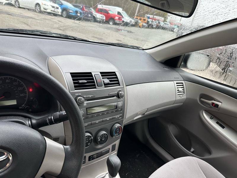 Toyota Corolla LE 2011