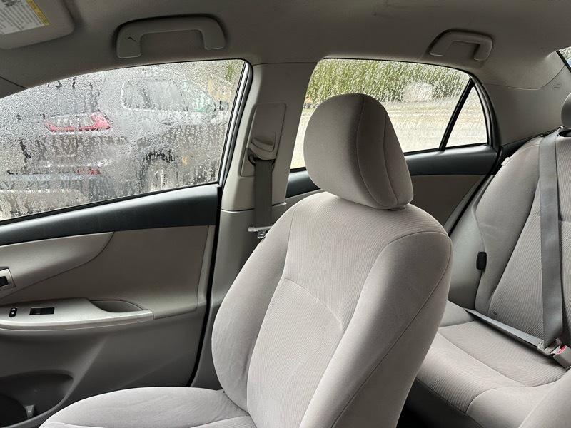 Toyota Corolla LE 2011