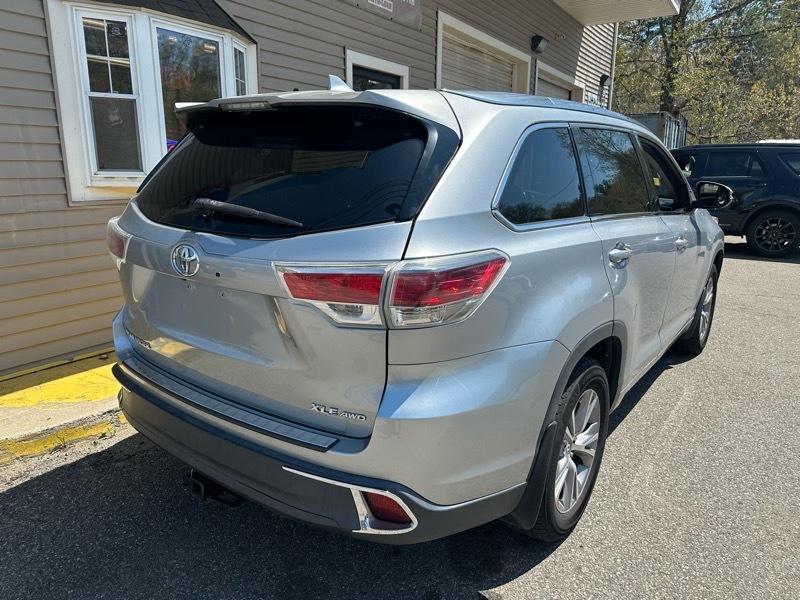 Toyota Highlander XLE AWD V6 2015