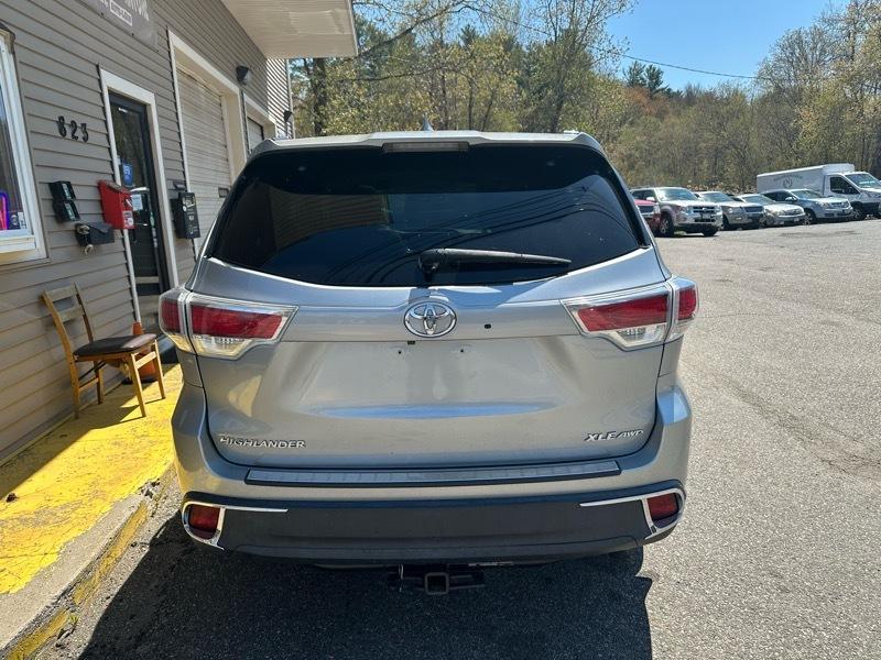 Toyota Highlander XLE AWD V6 2015