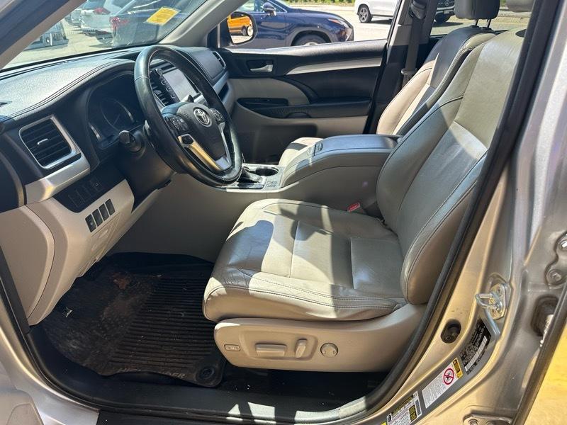 Toyota Highlander XLE AWD V6 2015