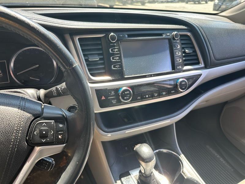 Toyota Highlander XLE AWD V6 2015