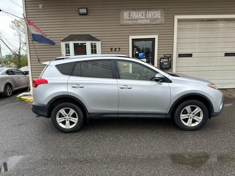 Toyota RAV4 XLE AWD 2013