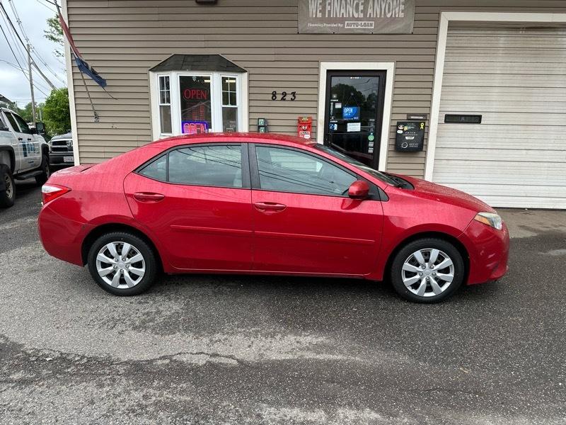 Toyota Corolla 4dr Sdn LE Auto 2015