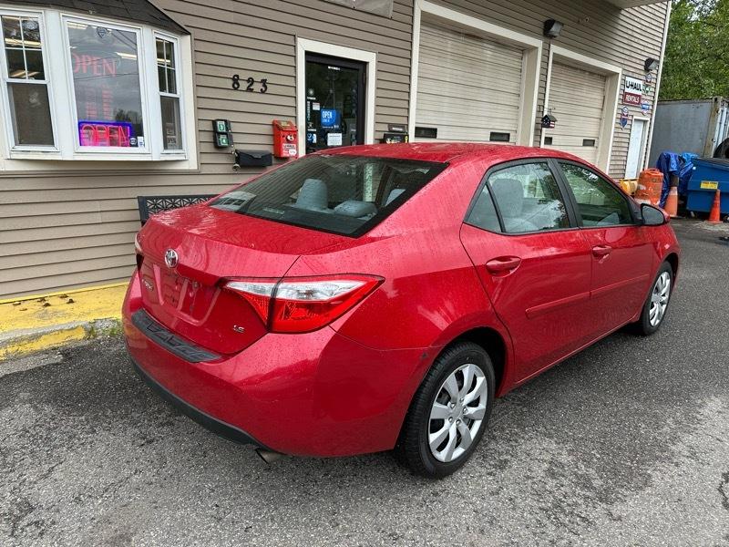 Toyota Corolla 4dr Sdn LE Auto 2015