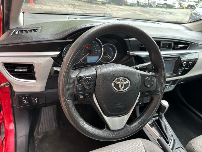 Toyota Corolla 4dr Sdn LE Auto 2015