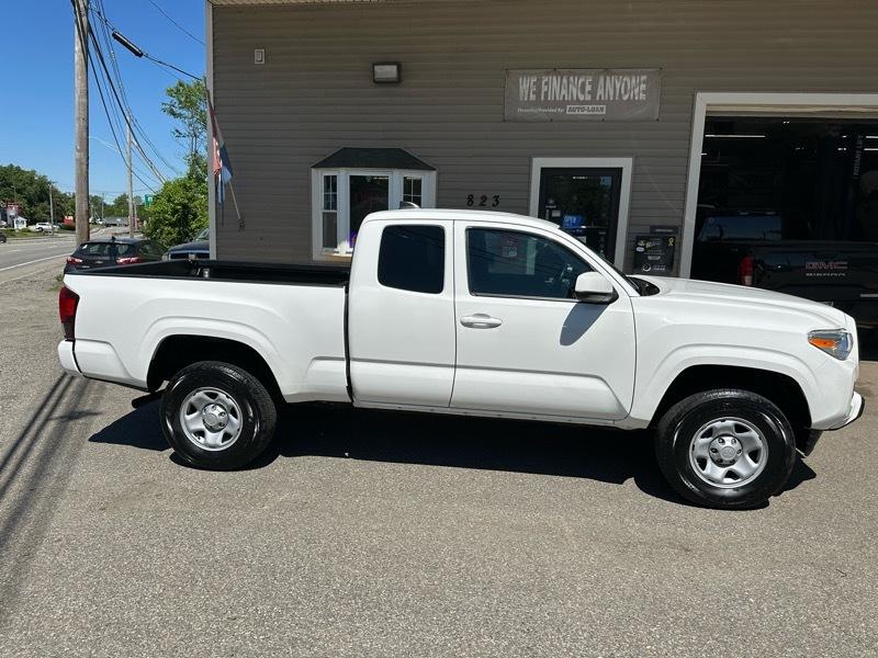 Toyota Tacoma SR Xtracab 4WD 2023
