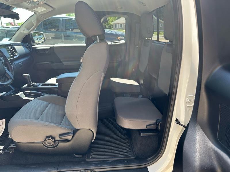 Toyota Tacoma SR Xtracab 4WD 2023