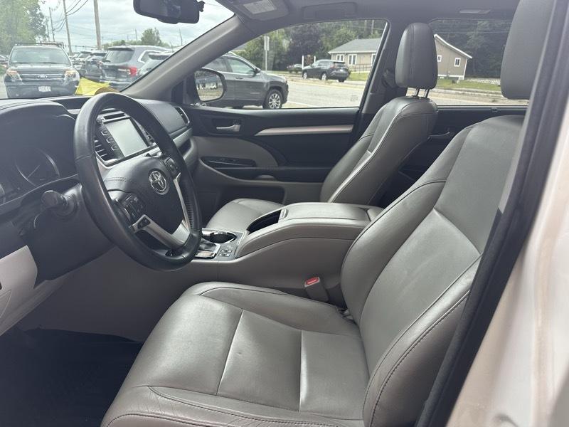 Toyota Highlander XLE AWD V6 2016