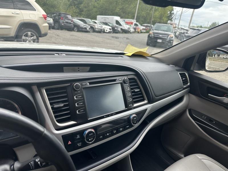 Toyota Highlander XLE AWD V6 2016