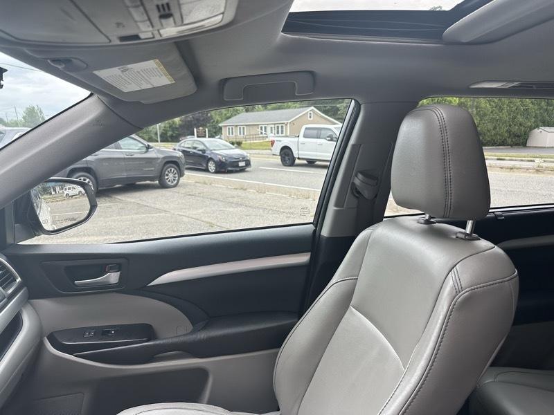 Toyota Highlander XLE AWD V6 2016