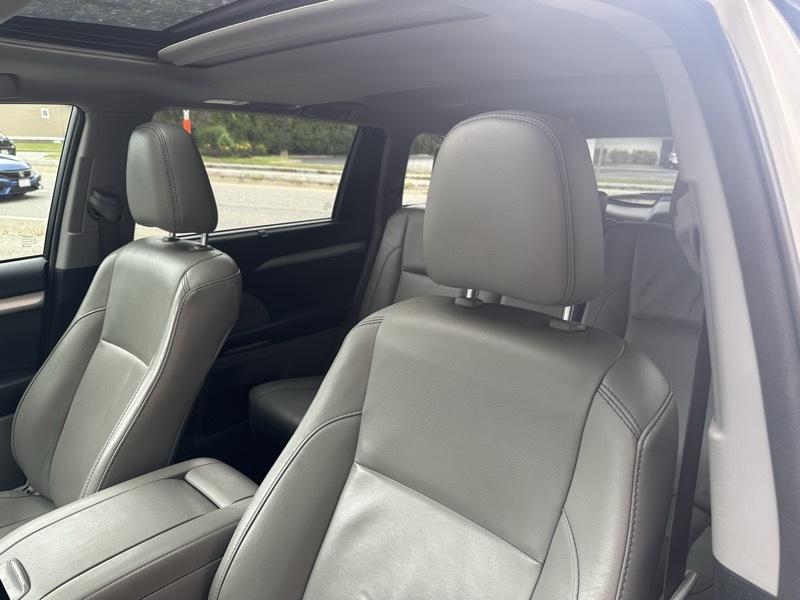 Toyota Highlander XLE AWD V6 2016