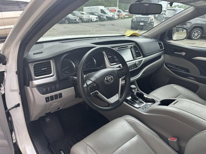 Toyota Highlander XLE AWD V6 2016