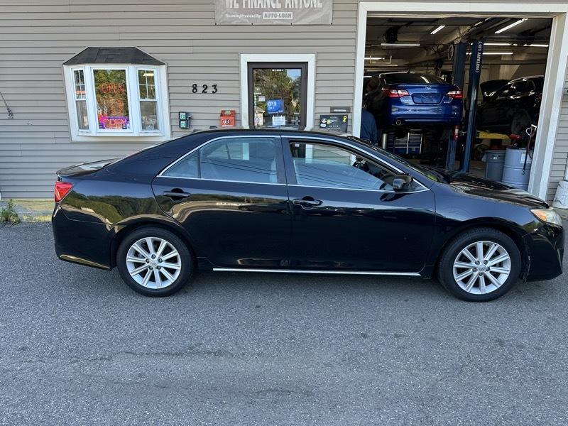 Toyota Camry XLE V6 2014