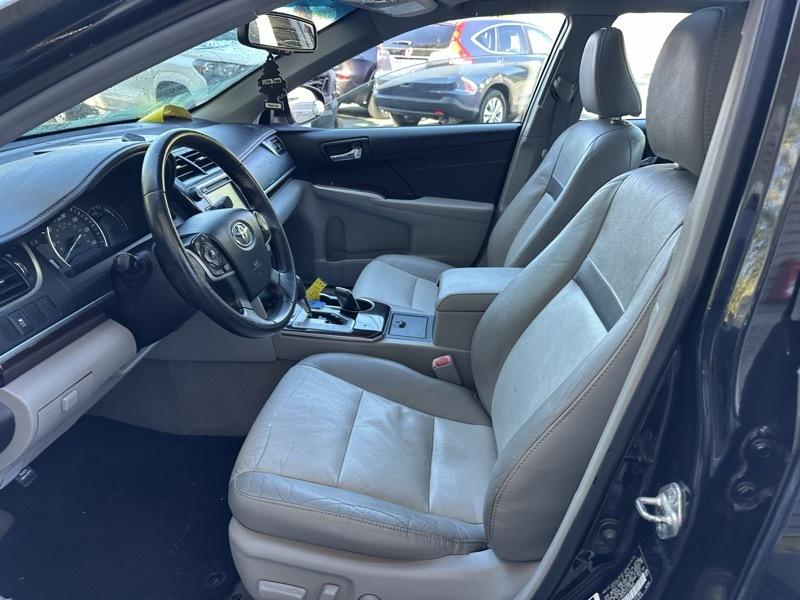 Toyota Camry XLE V6 2014