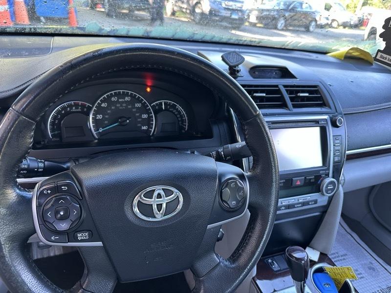 Toyota Camry XLE V6 2014
