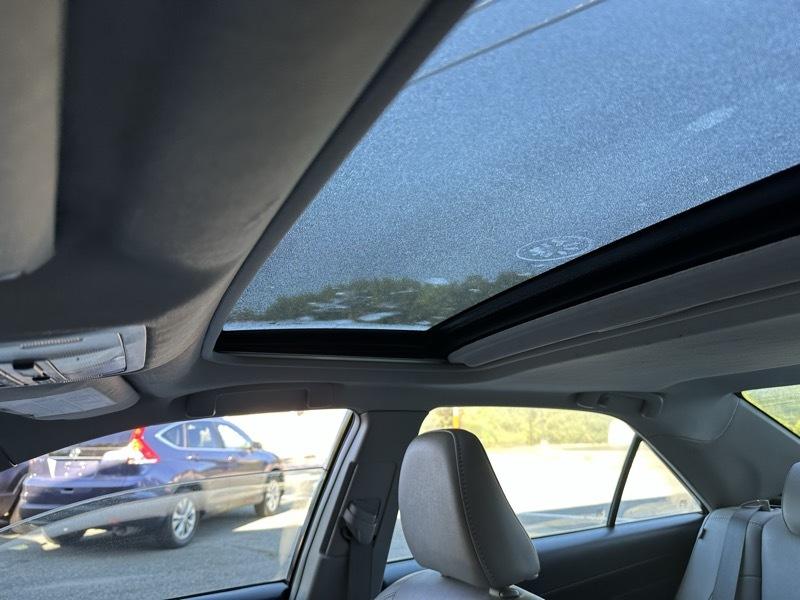 Toyota Camry XLE V6 2014