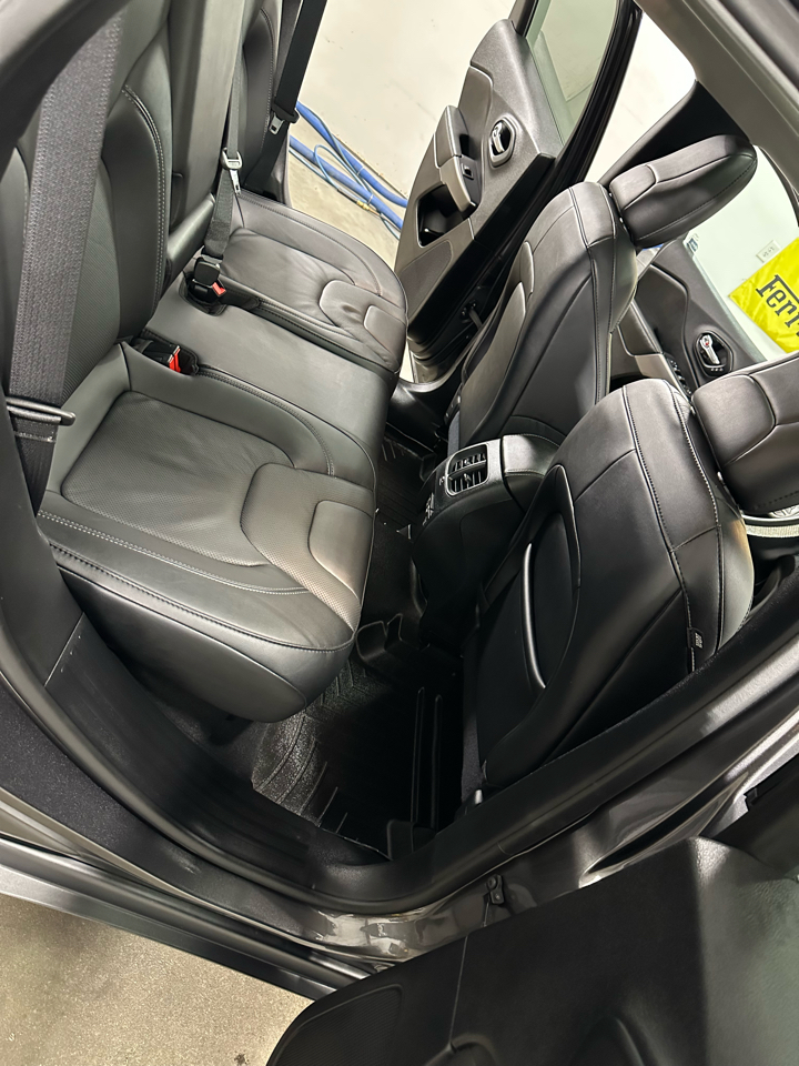 Cadillac ATS  2000 Cadillac ATS  2000