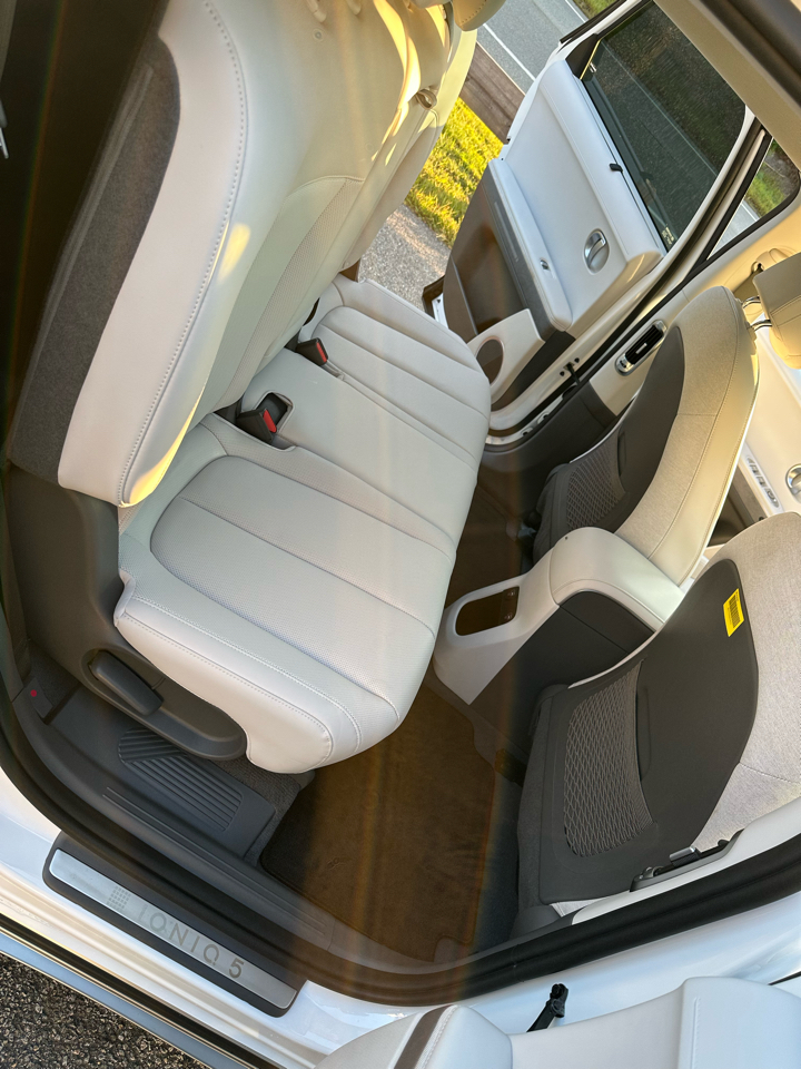 Cadillac ATS  2000 Cadillac ATS  2000