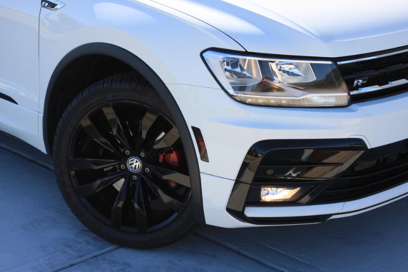 Volkswagen Tiguan SE R-Line Black 4MOTION 2021 Volkswagen Tiguan SE R-Line Black 4MOTION 2021