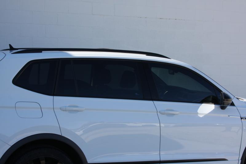 Volkswagen Tiguan SE R-Line Black 4MOTION 2021 Volkswagen Tiguan SE R-Line Black 4MOTION 2021