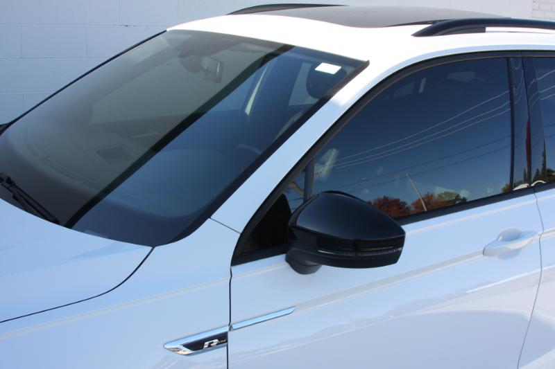 Volkswagen Tiguan SE R-Line Black 4MOTION 2021 Volkswagen Tiguan SE R-Line Black 4MOTION 2021