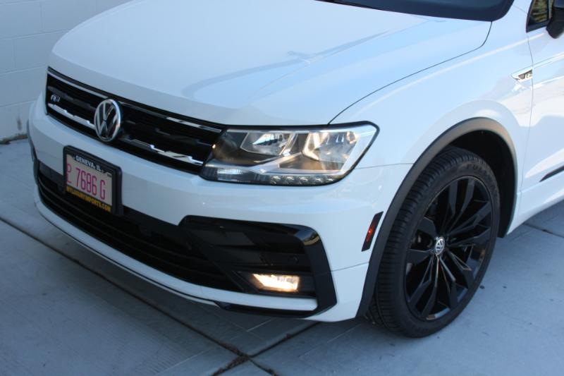 Volkswagen Tiguan SE R-Line Black 4MOTION 2021 Volkswagen Tiguan SE R-Line Black 4MOTION 2021