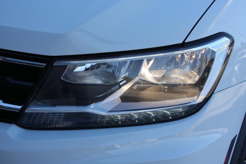 Volkswagen Tiguan SE R-Line Black 4MOTION 2021 Volkswagen Tiguan SE R-Line Black 4MOTION 2021