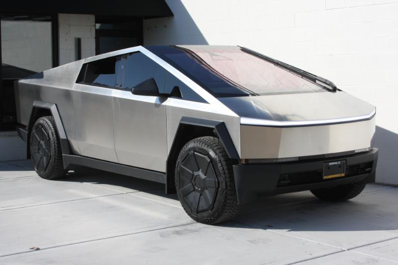 2025 Tesla Cybertruck All-Wheel Drive photo 22