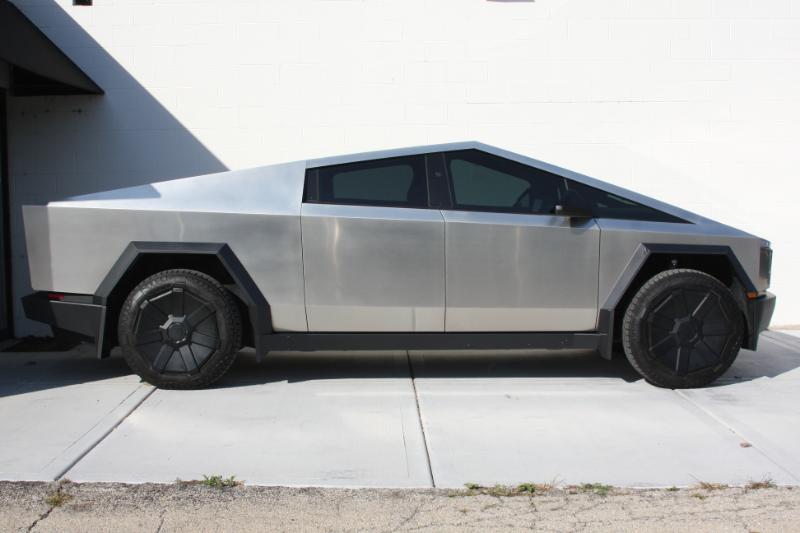 2025 Tesla Cybertruck All-Wheel Drive photo 26