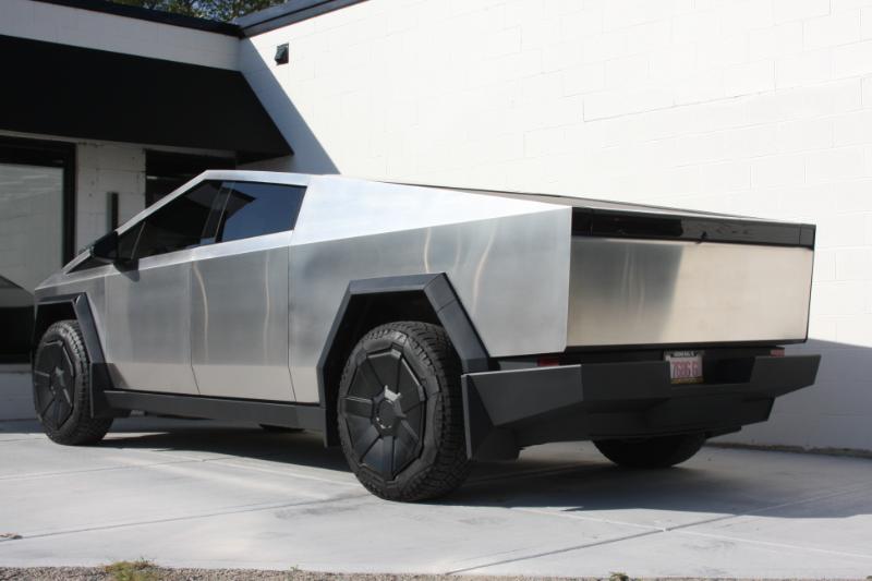 2025 Tesla Cybertruck All-Wheel Drive photo 30