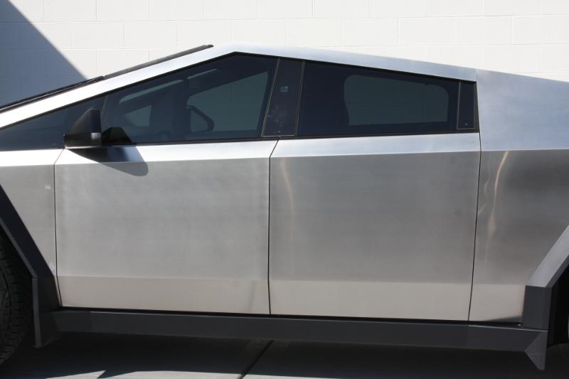 2025 Tesla Cybertruck All-Wheel Drive photo 31
