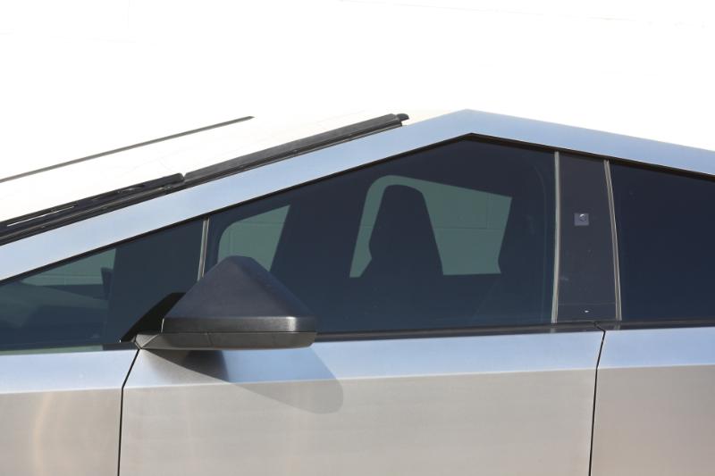 2025 Tesla Cybertruck All-Wheel Drive photo 33