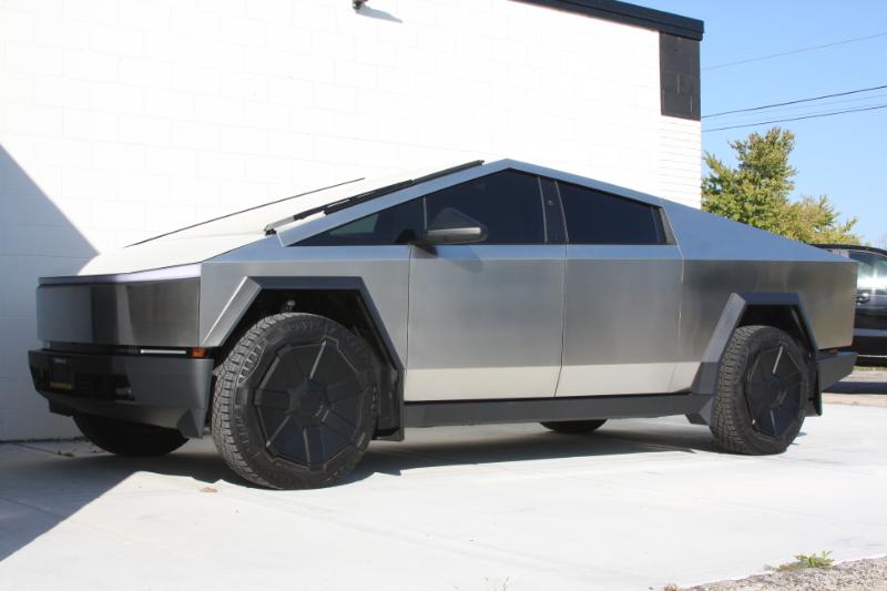 2025 Tesla Cybertruck All-Wheel Drive photo 34
