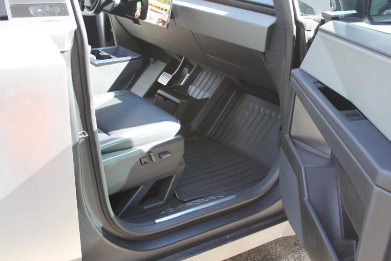2025 Tesla Cybertruck All-Wheel Drive photo 53