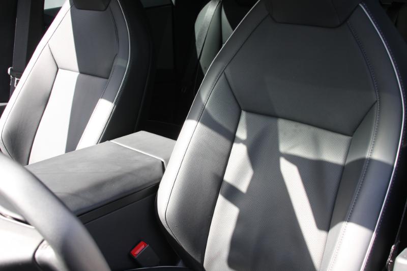 2025 Tesla Cybertruck All-Wheel Drive photo 5
