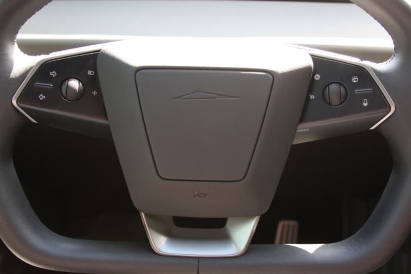 2025 Tesla Cybertruck All-Wheel Drive photo 9