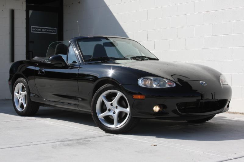 2003 Mazda MX-5 Miata Miata LS photo 2