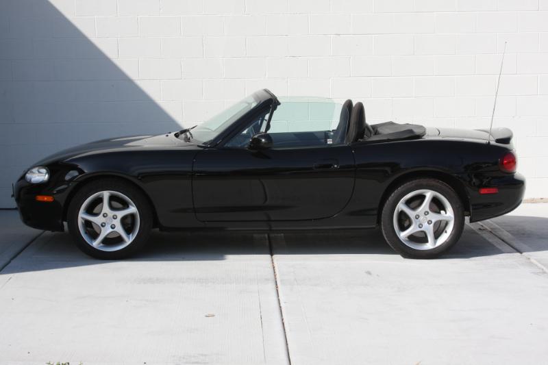 2003 Mazda MX-5 Miata Miata LS photo 12