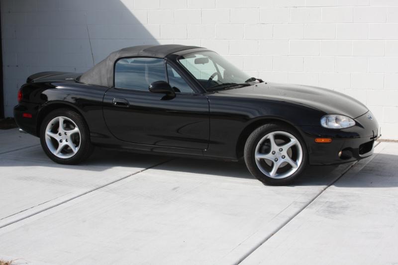 2003 Mazda MX-5 Miata Miata LS photo 26