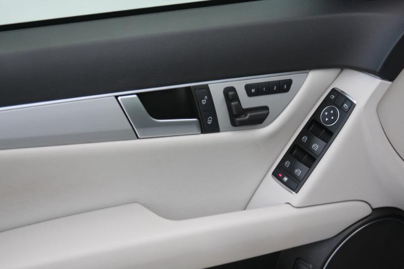 Mercedes-Benz C-Class C300 4MATIC Sport Sedan 2013 Mercedes-Benz C-Class C300 4MATIC Sport Sedan 2013